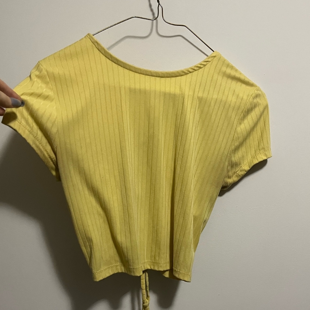 👑Rue 21 crop top